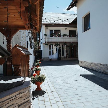 Pensiunea La Lenuta Onceşti Exterior foto